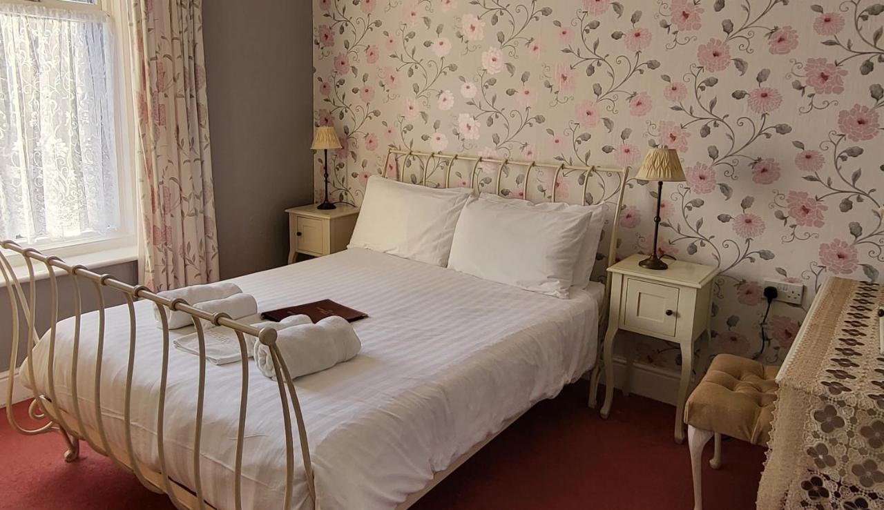 Отель Eastmount Hall 3*