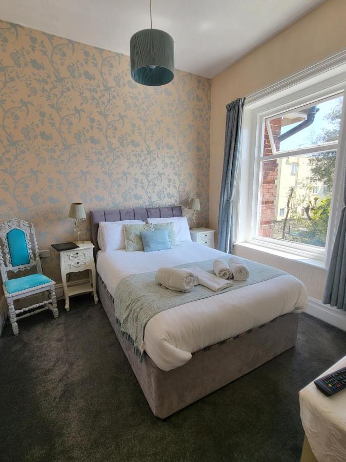Отель Eastmount Hall 3*