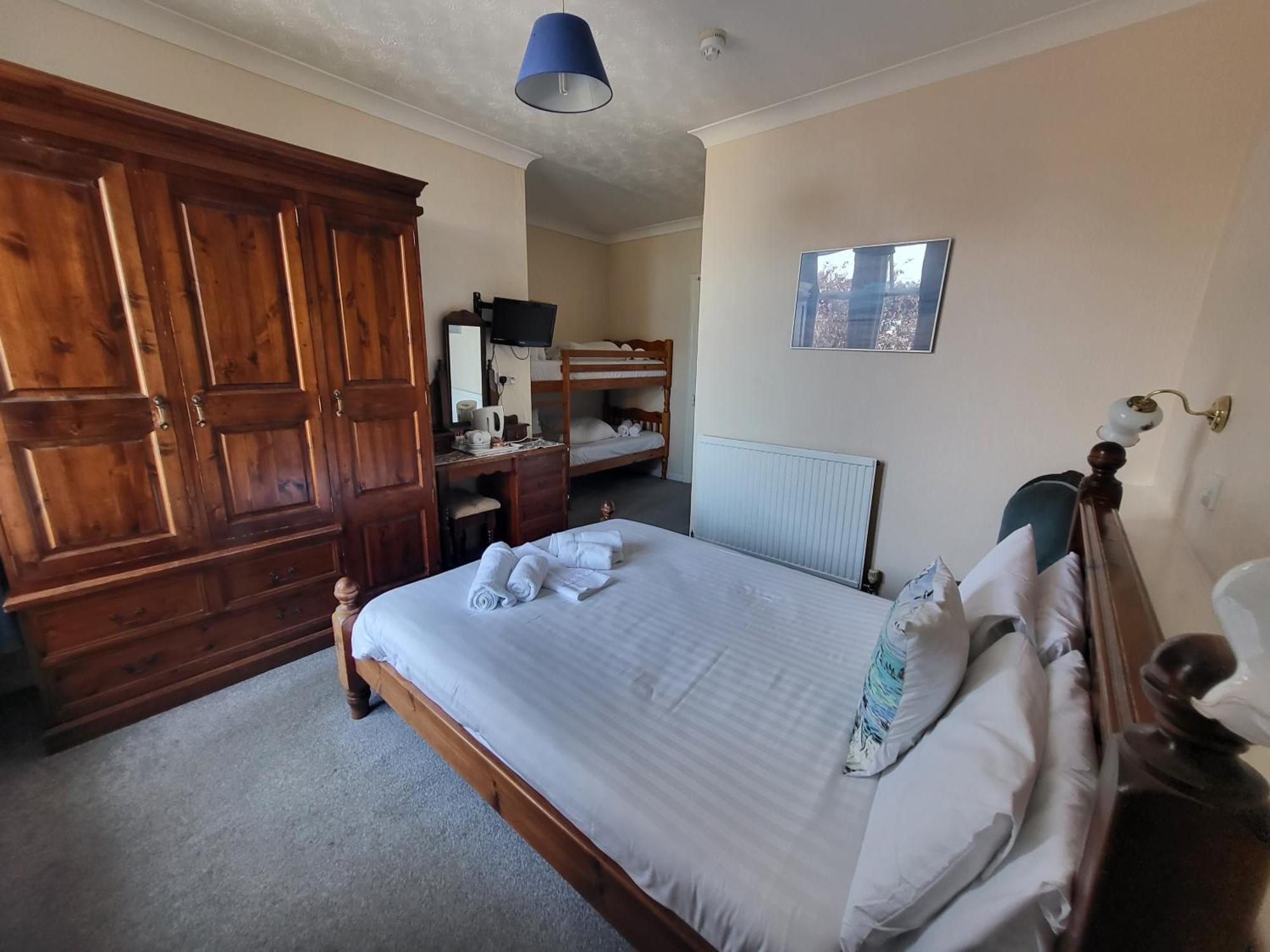 Eastmount Hall Отель 3*