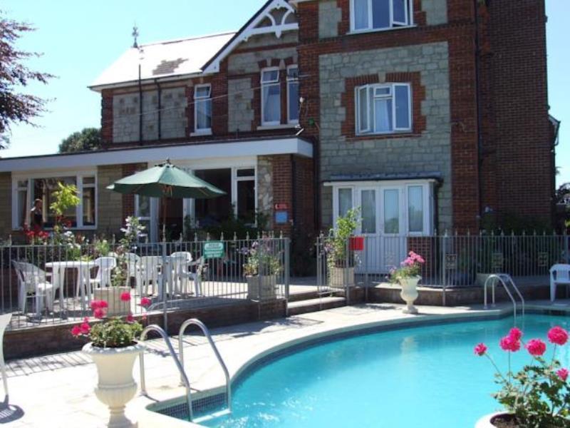 Eastmount Hall 3*