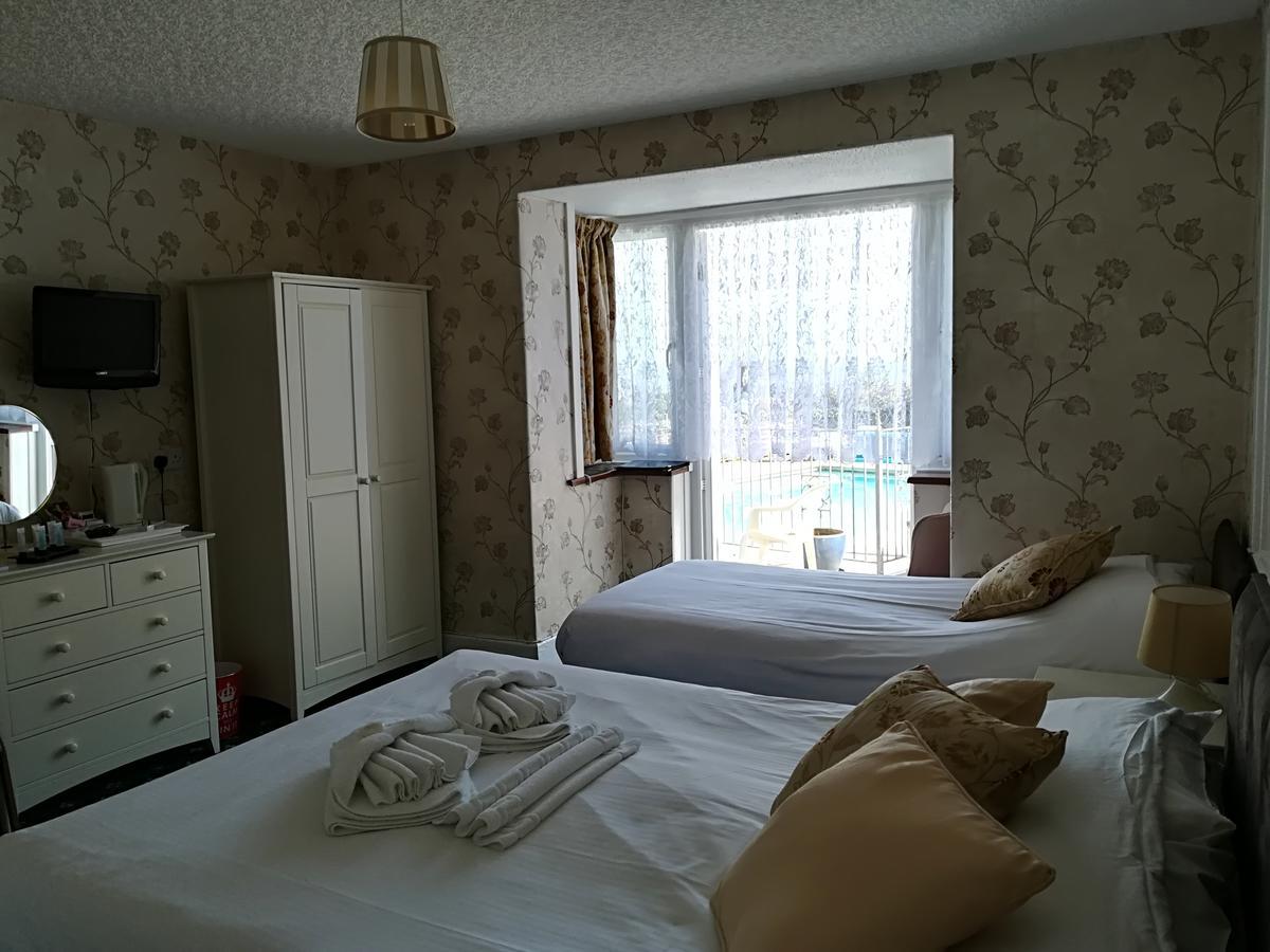 Отель Eastmount Hall 3*